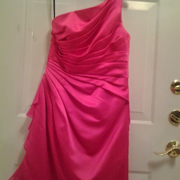 NEW SORELLO VITA  PINK SATIN ONE DRAPE SHOULDER SM - Picture 7 of 8